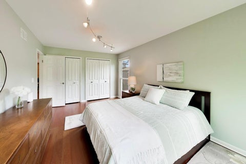 Tiny photo for 7 The Court Of Hidden Bay, Northbrook, IL 60062 (MLS # 12692161)