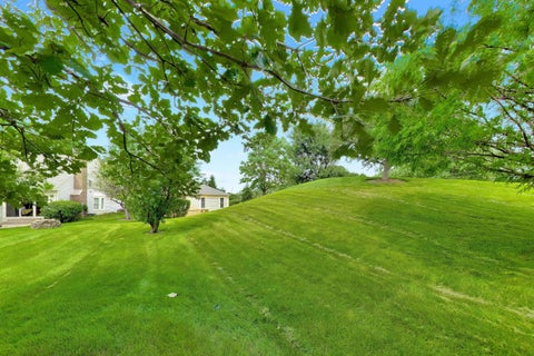 Tiny photo for 7 The Court Of Hidden Bay, Northbrook, IL 60062 (MLS # 12692161)