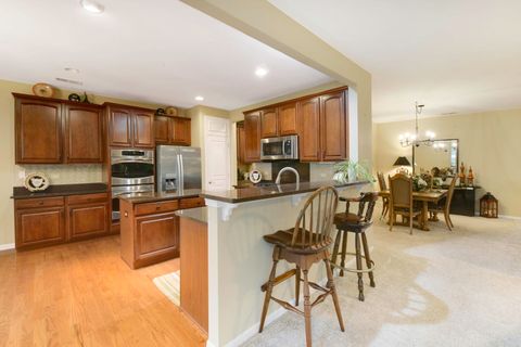 Tiny photo for 585 Tuscan View Drive, Elgin, IL 60124 (MLS # 12600423)