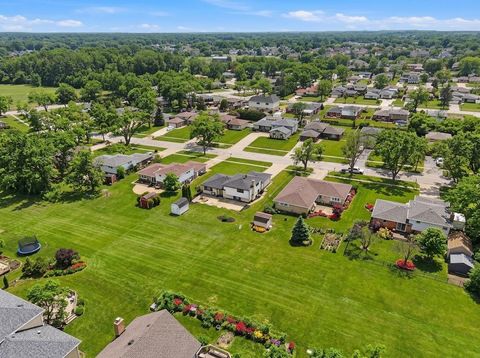 Tiny photo for 9S315 Cumnor Road, Downers Grove, IL 60516 (MLS # 12591486)