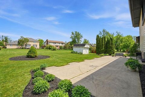 Tiny photo for 9S315 Cumnor Road, Downers Grove, IL 60516 (MLS # 12591486)