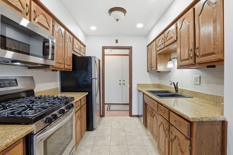 Tiny photo for 9S315 Cumnor Road, Downers Grove, IL 60516 (MLS # 12591486)
