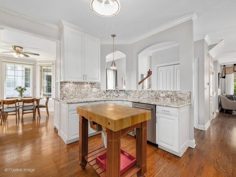 Tiny photo for 312 Reserve Circle, Clarendon Hills, IL 60514 (MLS # 12731413)