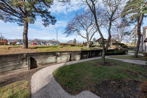 Tiny photo for 53 Oak Hill Colony #6, Fox Lake, IL 60020 (MLS # 12522725)