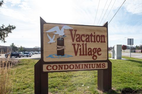 Tiny photo for 53 Oak Hill Colony #6, Fox Lake, IL 60020 (MLS # 12522725)