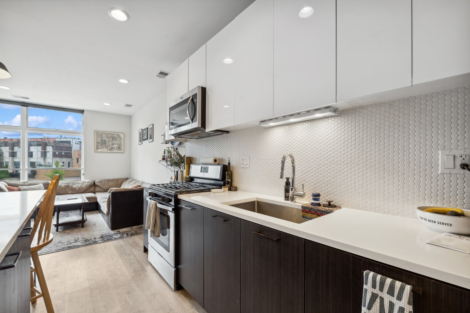 713 N Milwaukee Avenue 601