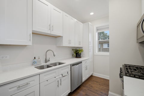 Tiny photo for 6135 N HOYNE Avenue #3, Chicago, IL 60659 (MLS # 12767990)