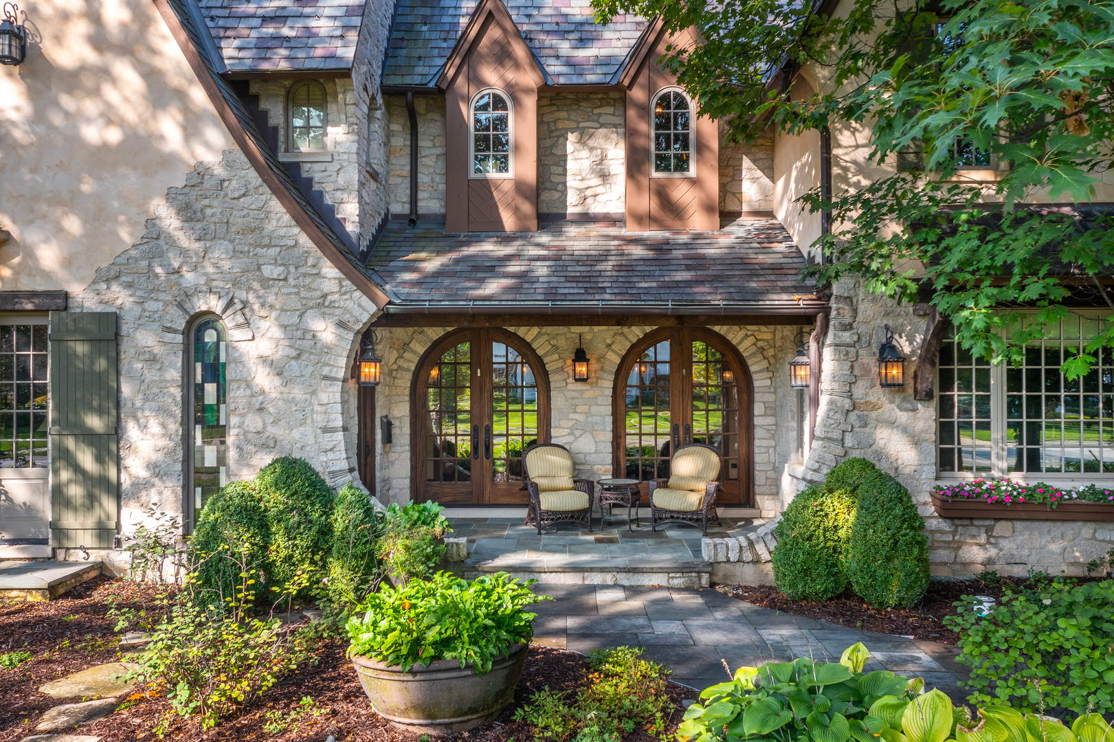 21 Forest Avenue