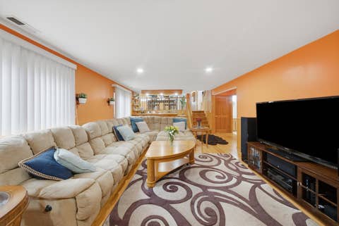 Tiny photo for 8600 Menard Avenue, Burbank, IL 60459 (MLS # 12732951)