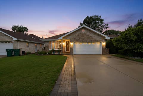 Tiny photo for 8600 Menard Avenue, Burbank, IL 60459 (MLS # 12732951)