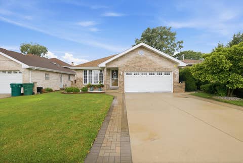 Photo of 8600 Menard Avenue, Burbank, IL 60459 (MLS # 12732951)