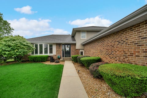 Tiny photo for 8601 Bethany Lane, Tinley Park, IL 60487 (MLS # 12653165)