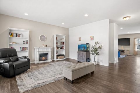 Tiny photo for 3764 St James Court, Elgin, IL 60124 (MLS # 12606058)