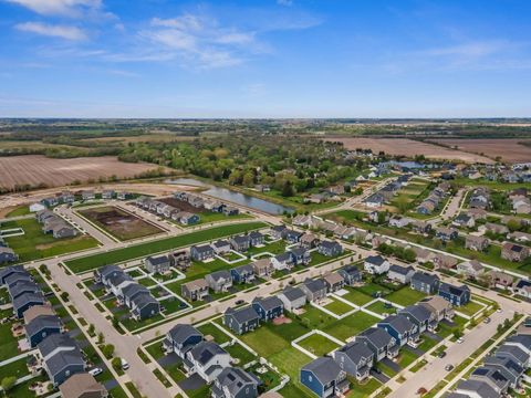 Tiny photo for 3764 St James Court, Elgin, IL 60124 (MLS # 12606058)