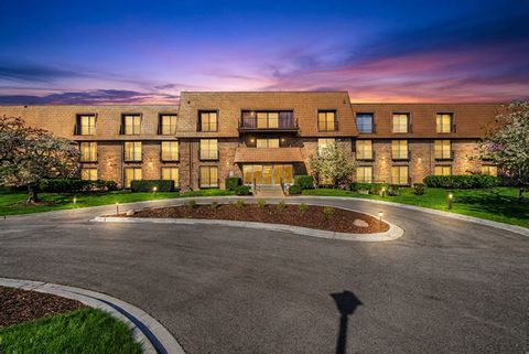 Tiny photo for 4050 Dundee Road #209, Northbrook, IL 60062 (MLS # 12619476)