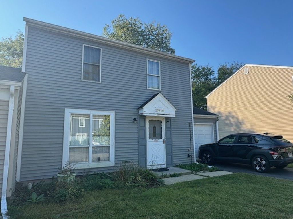 Photo for 29W441 Butternut Lane, Warrenville, IL 60555 (MLS # 12495749)