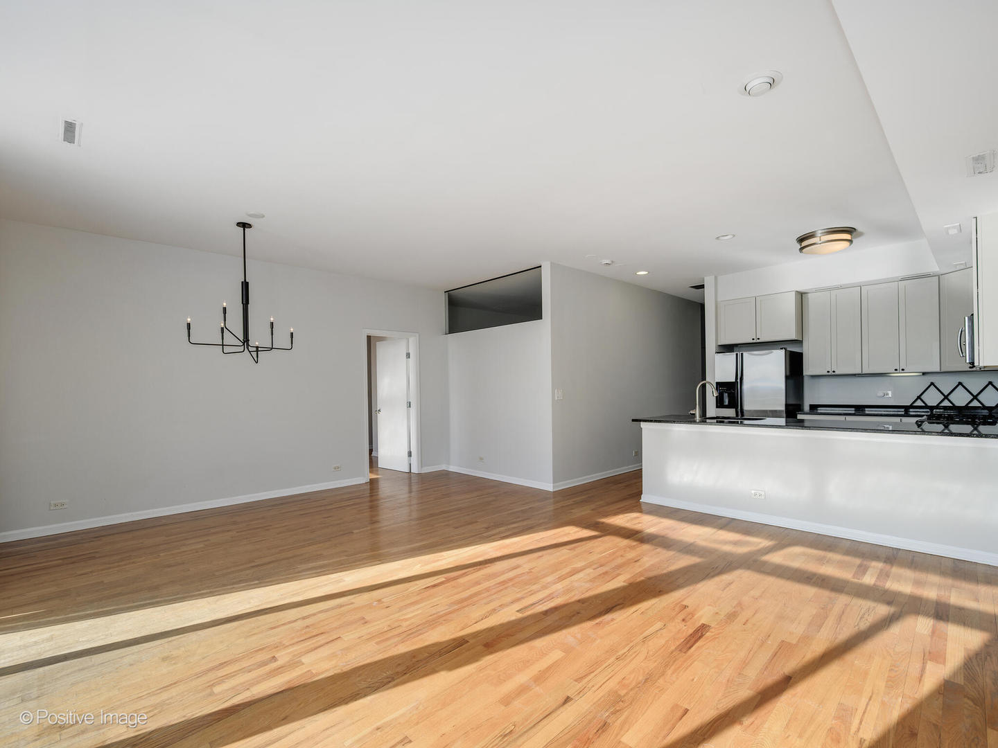 2225 W WABANSIA Avenue 503