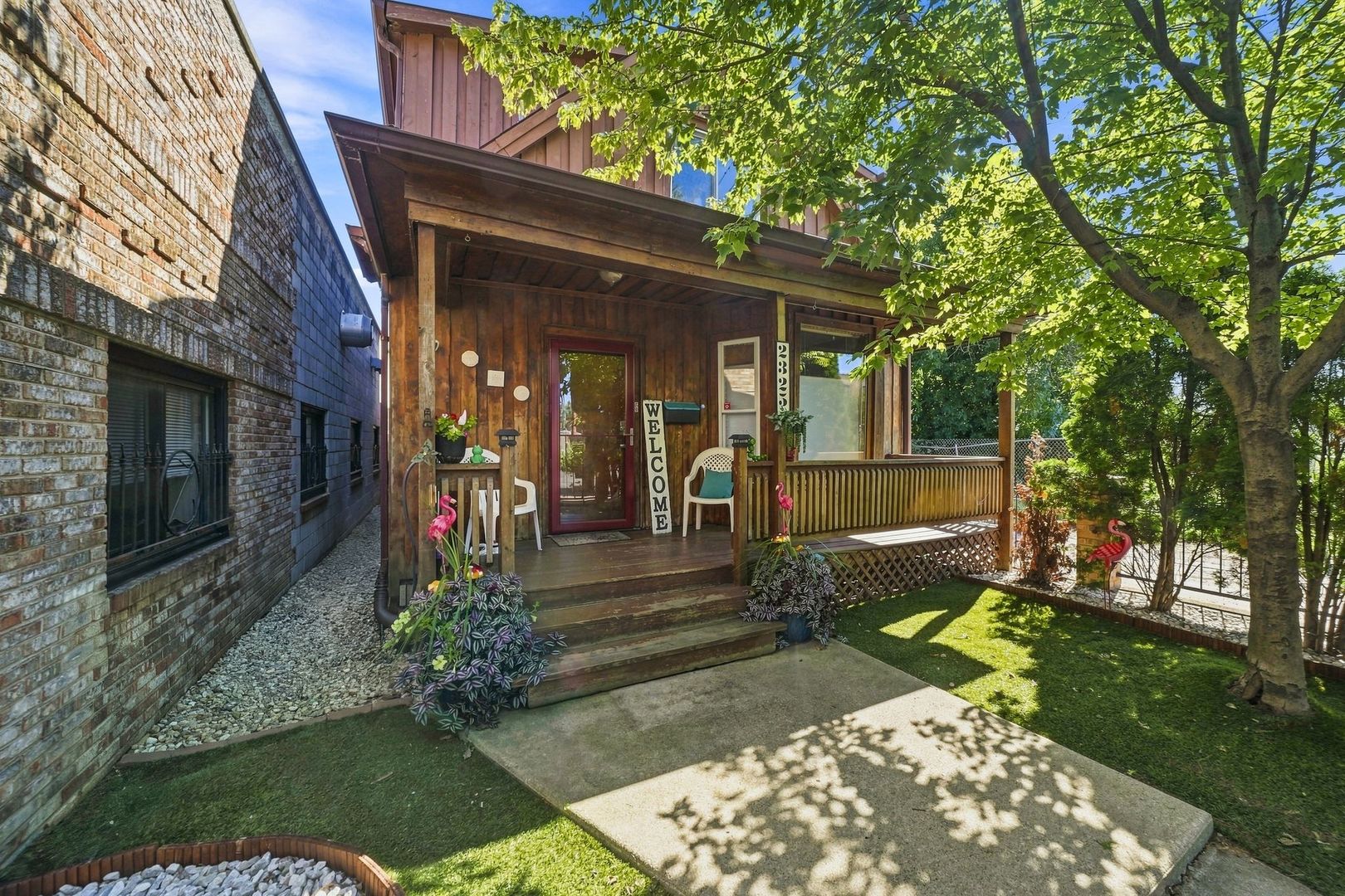 2325 W 41st Street