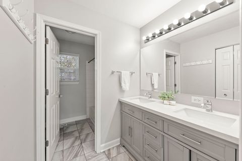 Tiny photo for 812 Metropolitan Avenue, Bolingbrook, IL 60490 (MLS # 12469920)