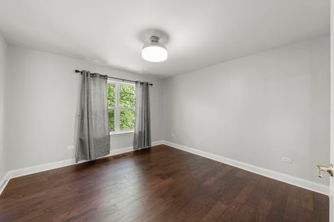 Tiny photo for 812 Metropolitan Avenue, Bolingbrook, IL 60490 (MLS # 12469920)