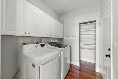 Tiny photo for 812 Metropolitan Avenue, Bolingbrook, IL 60490 (MLS # 12469920)