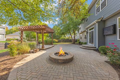 Tiny photo for 812 Metropolitan Avenue, Bolingbrook, IL 60490 (MLS # 12469920)
