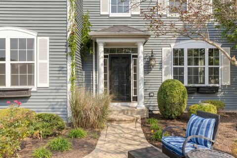 Tiny photo for 812 Metropolitan Avenue, Bolingbrook, IL 60490 (MLS # 12469920)
