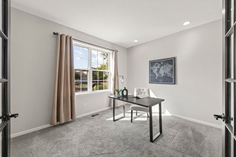 Tiny photo for 812 Metropolitan Avenue, Bolingbrook, IL 60490 (MLS # 12469920)