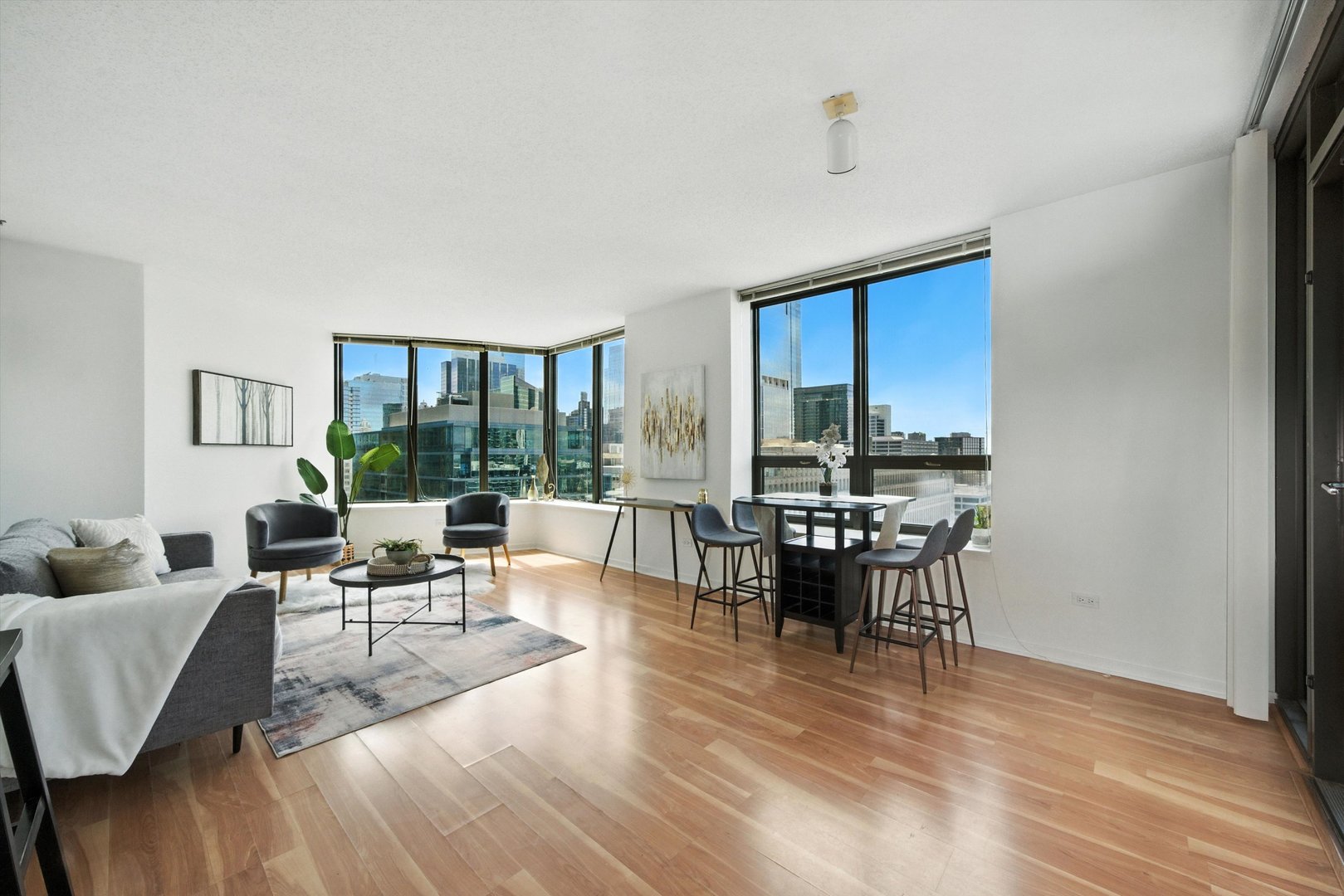 400 N La Salle Drive 2908