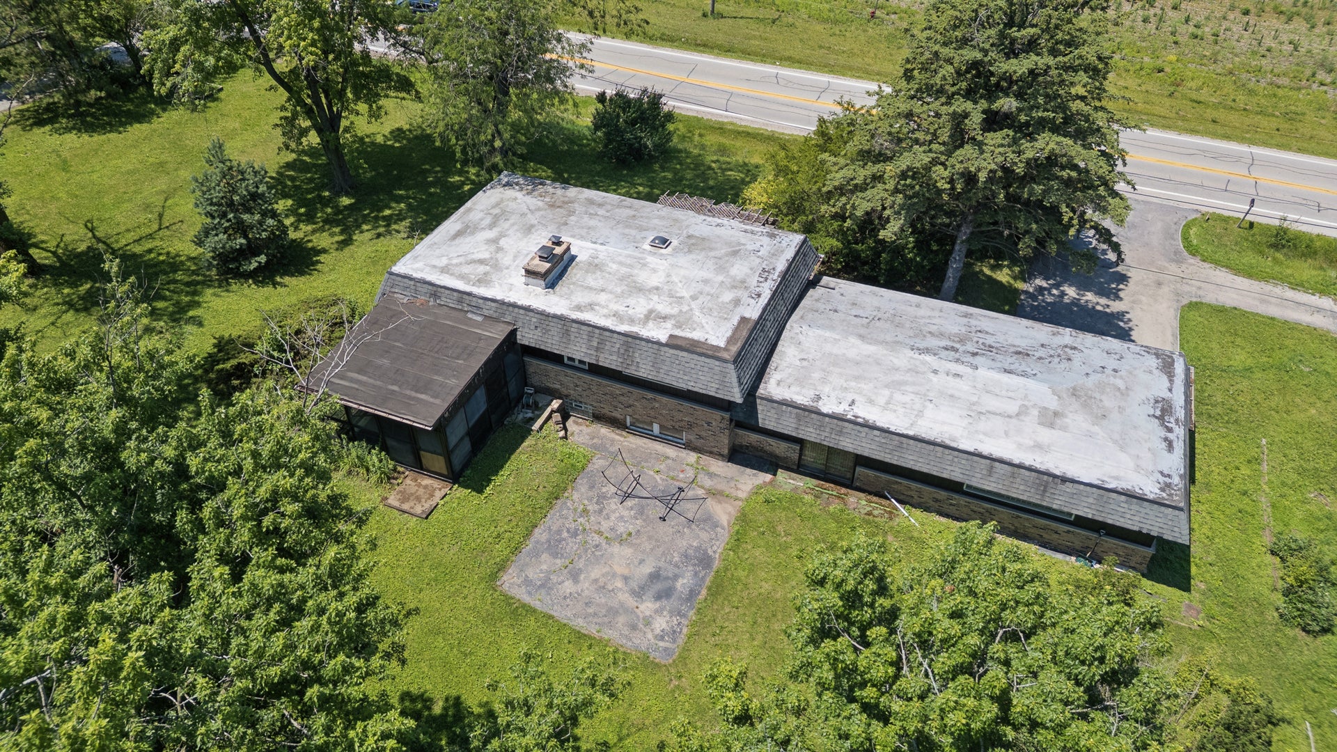 2740 N Cedar Road