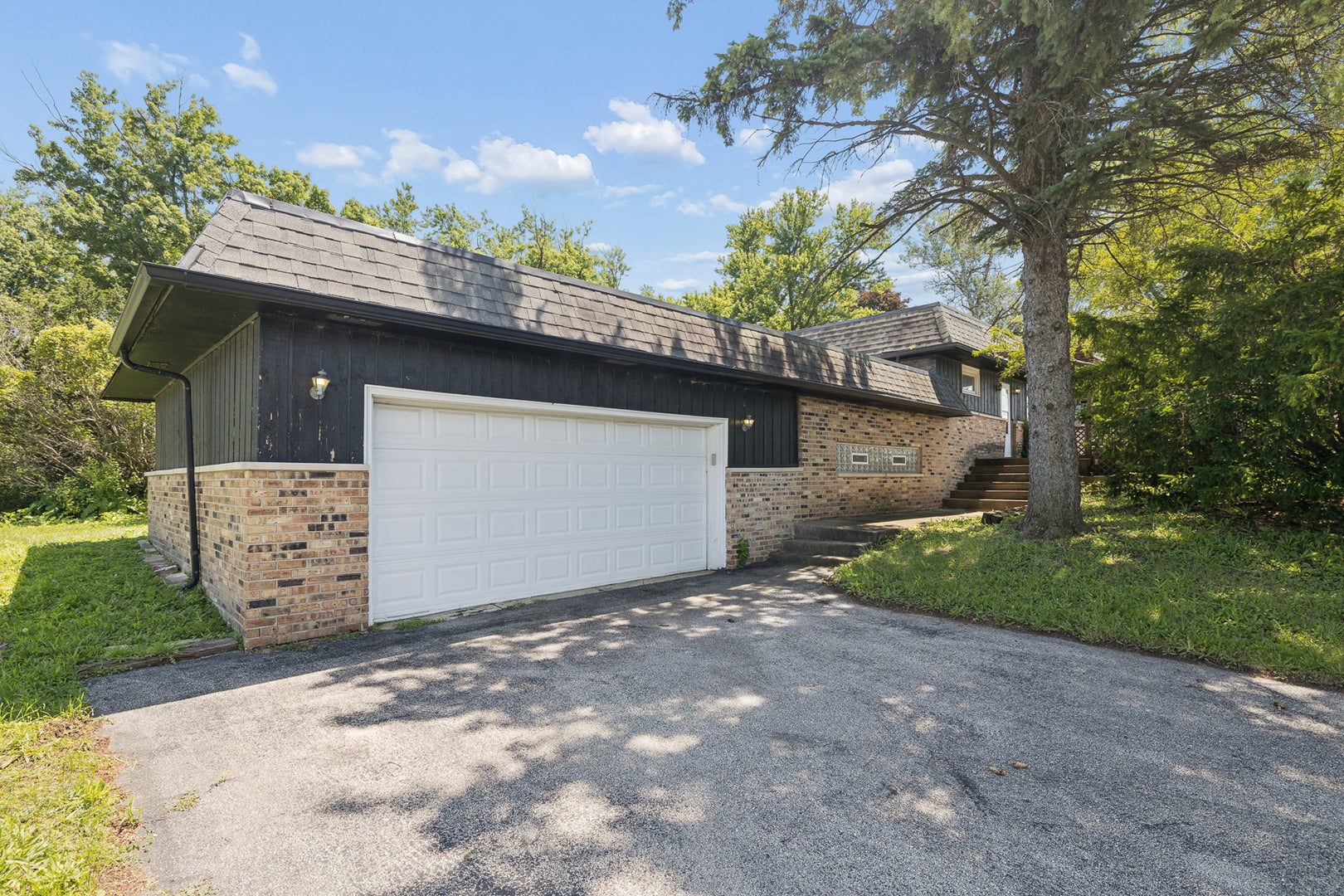 2740 N Cedar Road