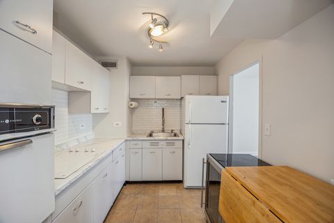 Tiny photo for 6301 N Sheridan Road #23J, Chicago, IL 60660 (MLS # 12597341)