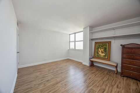 Tiny photo for 6301 N Sheridan Road #23J, Chicago, IL 60660 (MLS # 12597341)