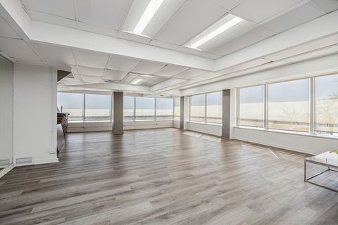 Tiny photo for 6301 N Sheridan Road #23J, Chicago, IL 60660 (MLS # 12597341)