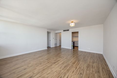 Tiny photo for 6301 N Sheridan Road #23J, Chicago, IL 60660 (MLS # 12597341)