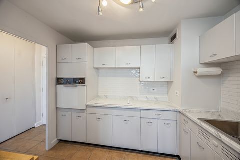 Tiny photo for 6301 N Sheridan Road #23J, Chicago, IL 60660 (MLS # 12597341)
