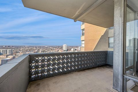 Tiny photo for 6301 N Sheridan Road #23J, Chicago, IL 60660 (MLS # 12597341)