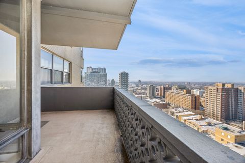 Tiny photo for 6301 N Sheridan Road #23J, Chicago, IL 60660 (MLS # 12597341)