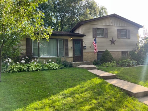 Photo of 5717 Dover Road, Oak Forest, IL 60452 (MLS # 12738054)