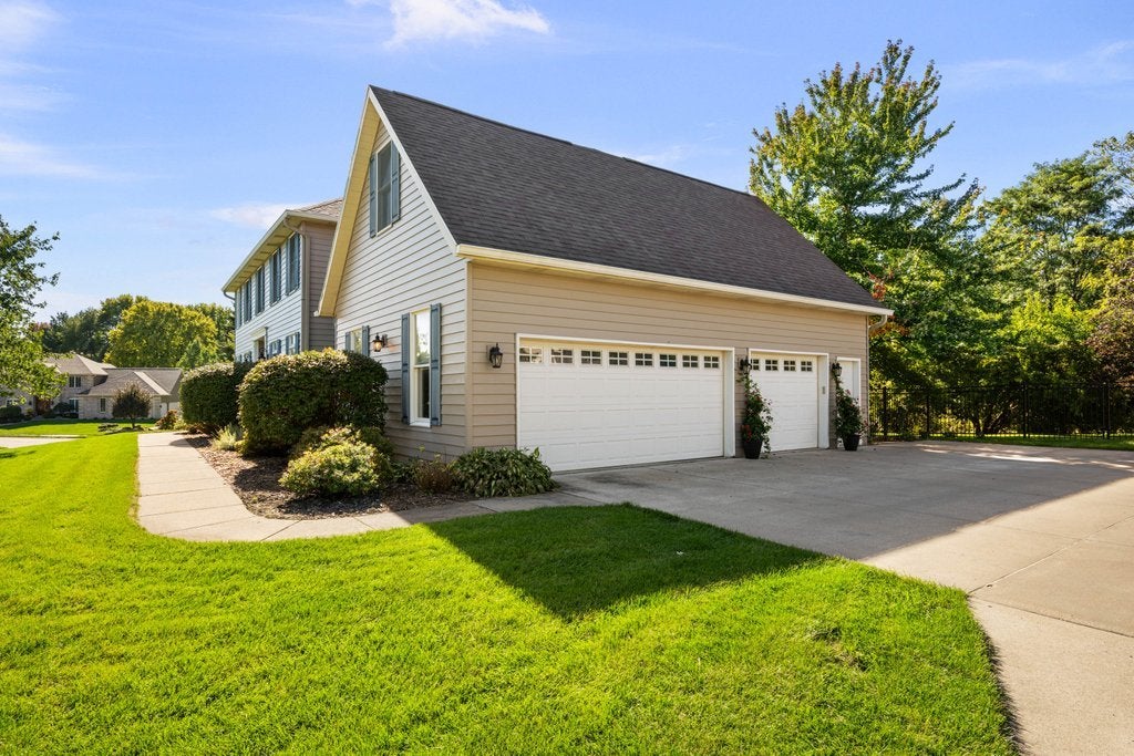 4338 Forest Road