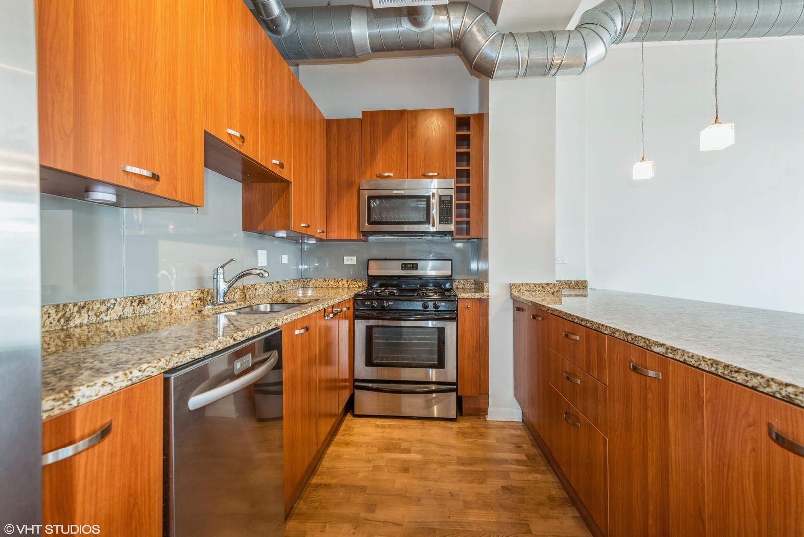 1225 W Morse Avenue 406
