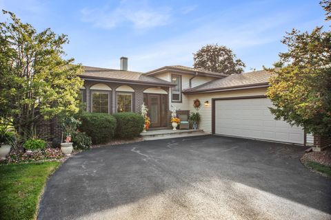 45 James Drive Westmont IL 60559