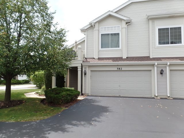 Photo 1 of 7 — 582 E Thornhill Lane 582, Palatine, IL 60074
