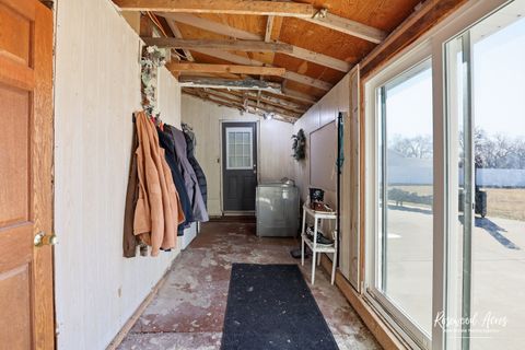 Tiny photo for 494 W Guertin Street, St. Anne, IL 60964 (MLS # 12578970)