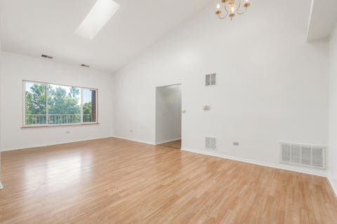 Tiny photo for 881 N Swift Road #306, Addison, IL 60101 (MLS # 12727884)