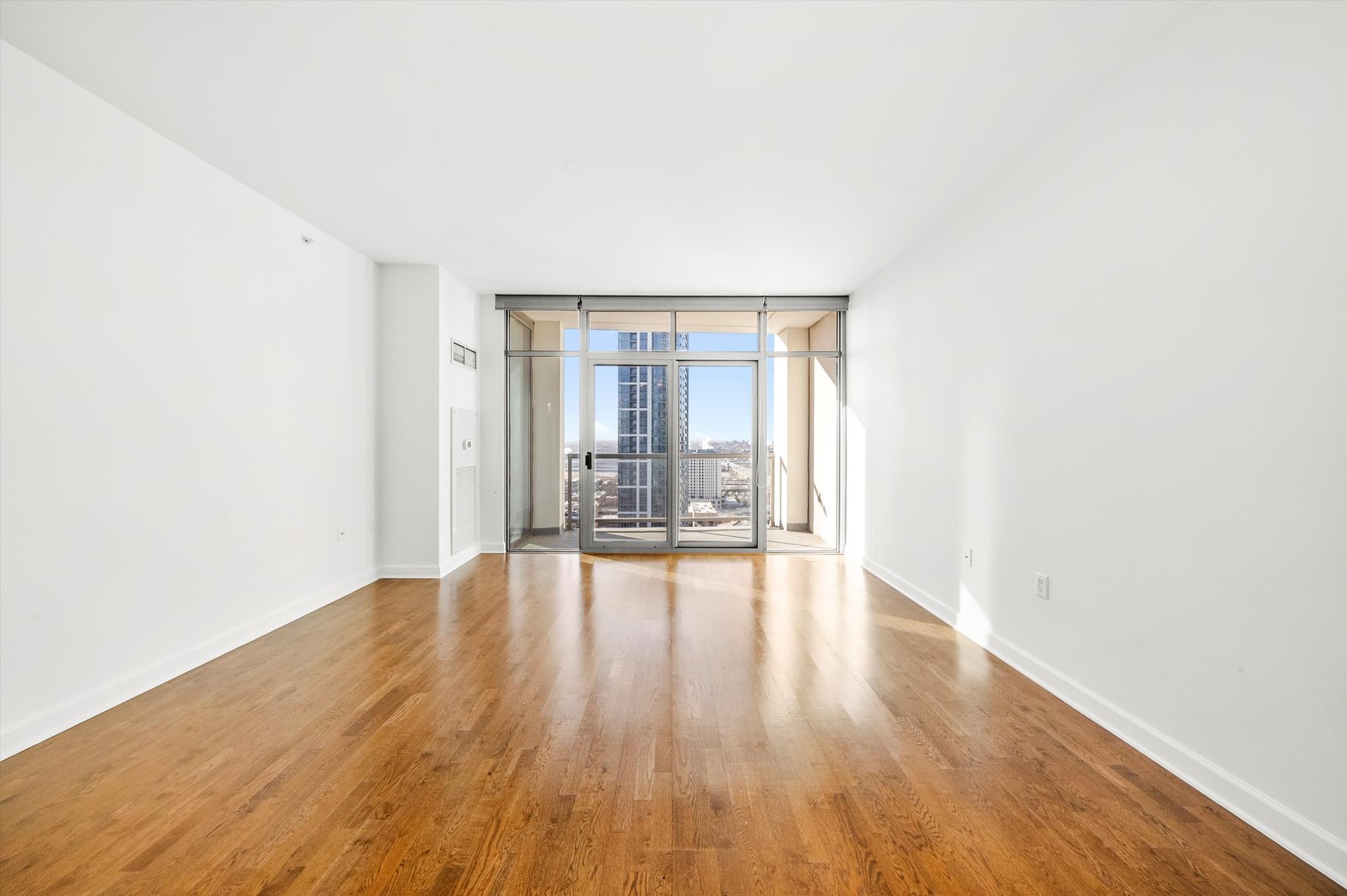 1235 S PRAIRIE Avenue 2406