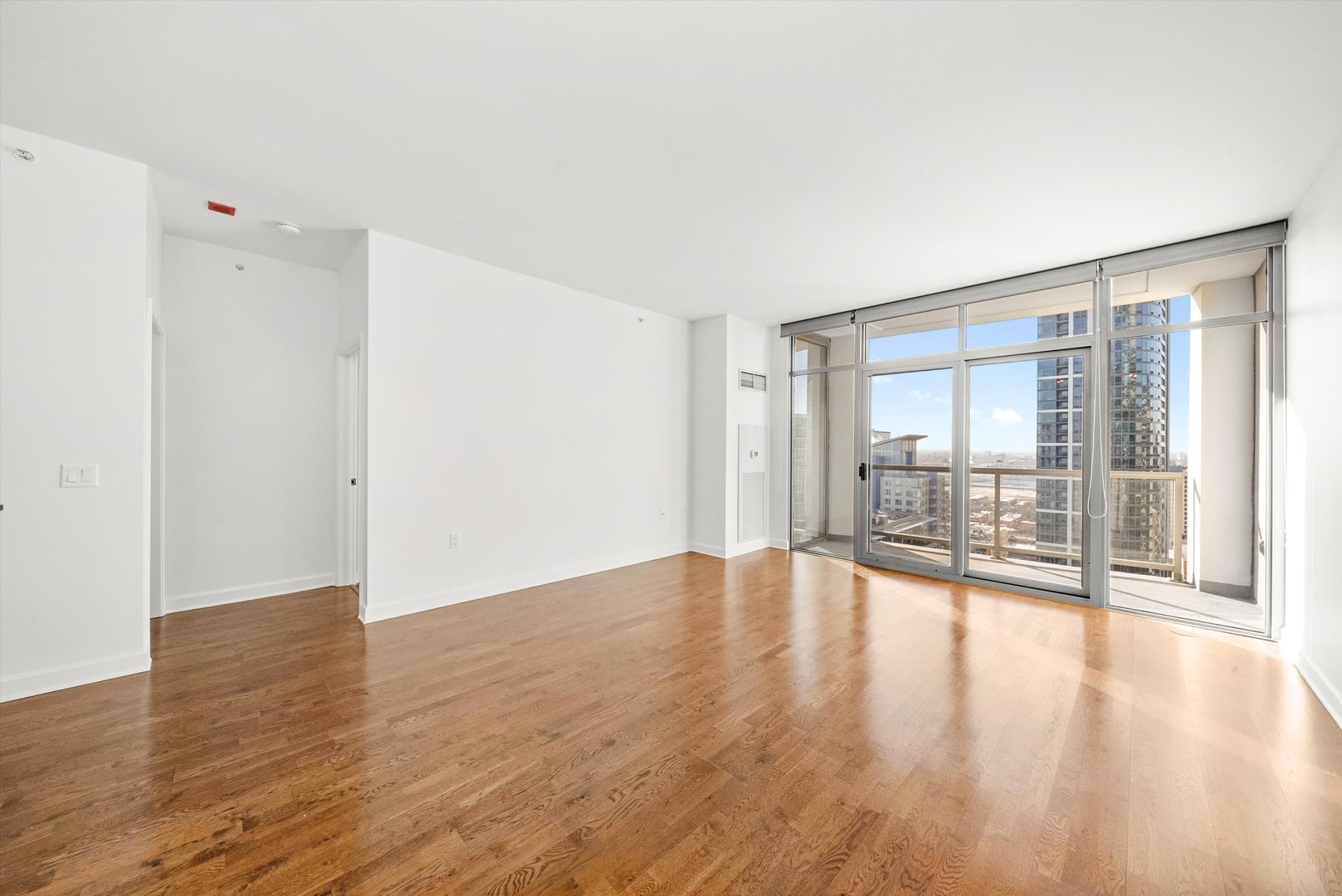 1235 S PRAIRIE Avenue 2406