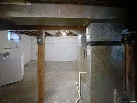 Tiny photo for 2130 10TH Street, East Moline, IL 61244 (MLS # QC4269036)