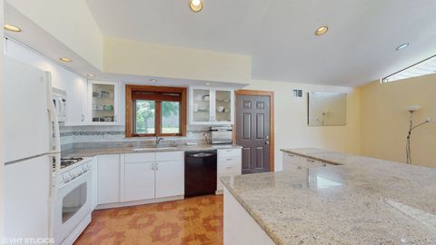 Tiny photo for 270 W Fremont Avenue, Elmhurst, IL 60126 (MLS # 12575317)