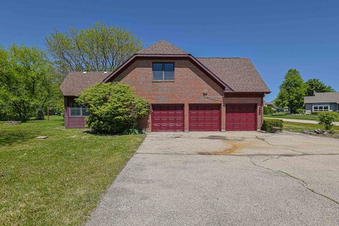 Tiny photo for 37 Mark Drive, Hawthorn Woods, IL 60047 (MLS # 12639126)